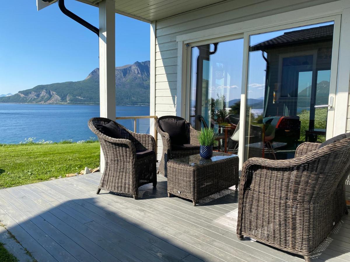 Nice Little House Right By The Sea, Stunning View Rensa Экстерьер фото